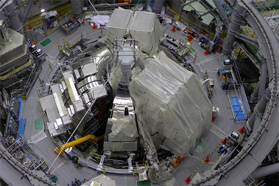 photo of Nine VV sectors (340°) installed on the cryostat base