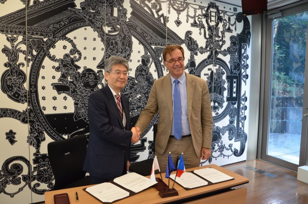 photo of QST and IRSN Signs a Framework Cooperative Arrangement