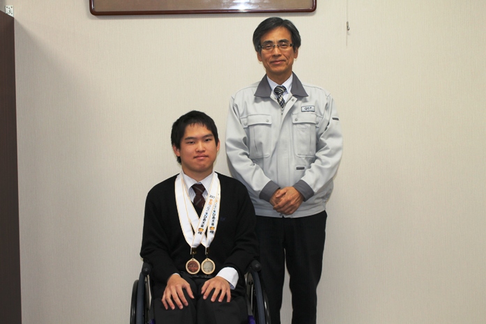 村岡さん（写真左）と高崎研 伊藤所長（写真右）の画像