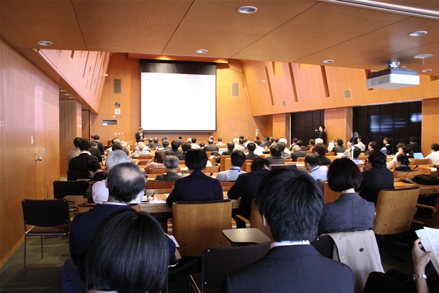 会場内の様子の写真