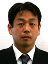 男性の顔