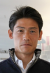 男性の顔