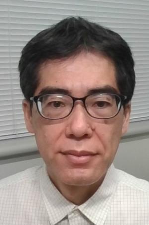 眼鏡の男性