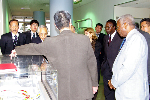 在ウイーン・IAEAアフリカ理事国の理事、大使が放医研を視察の画像2
