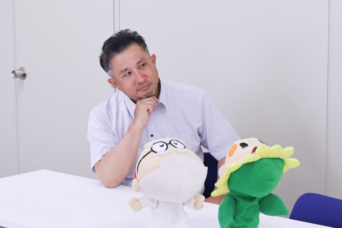 言葉を選んで回答する松永さん