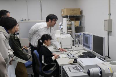 走査型電子顕微鏡を使って小さな世界を覗いてみよう