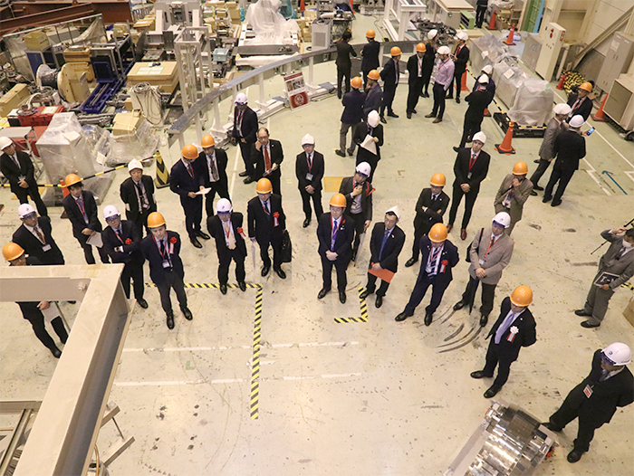 施設見学の様子