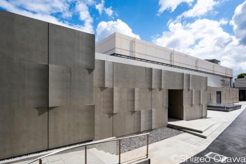 量子メス棟外観