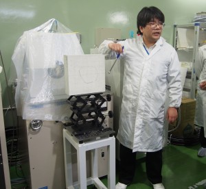 レーザー打音法によるデモ実験の写真