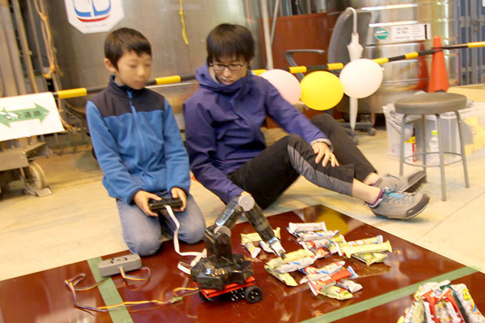 ロボットを操縦！