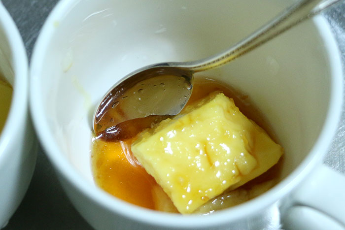 プリン試食の様子