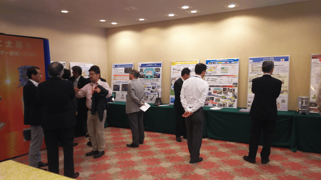 Introducing research activities of the Rokkasho Fusion Institute to participantsの画像