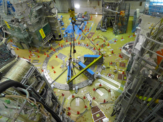 photo of tokamak assembly