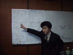 MAP-IIの研究について説明する東大　梶田氏